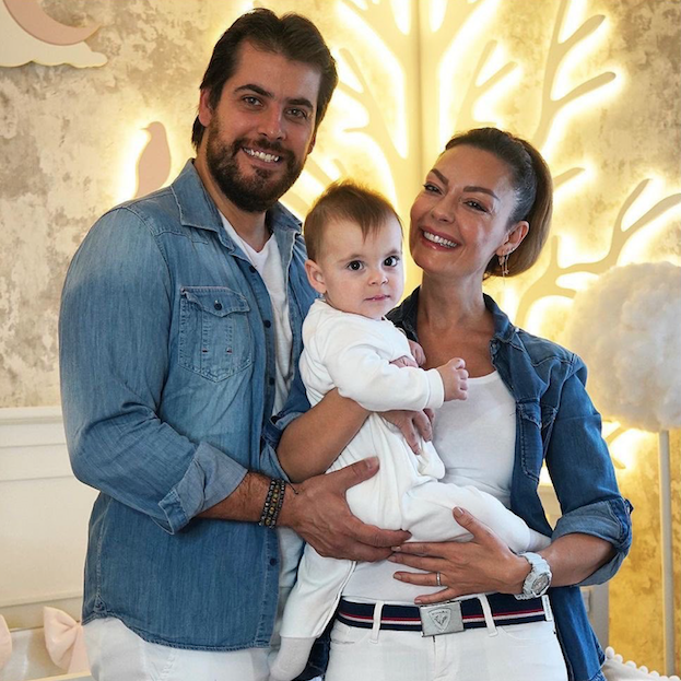 &Ouml;zge &Ouml;zder kendisine taciz i&ccedil;erikli mesajlar atan takip&ccedil;isini affetti
