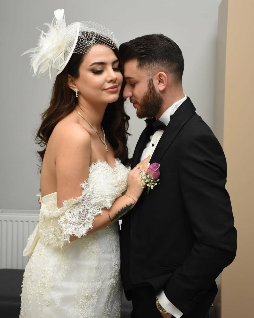 Ece Ronay d&uuml;nyaevine girdi