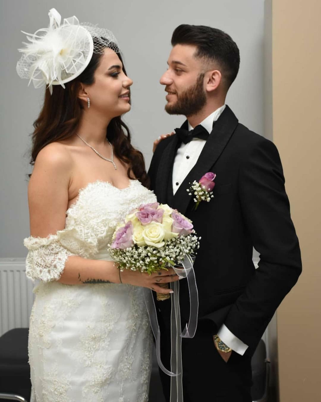 Ece Ronay d&uuml;nyaevine girdi