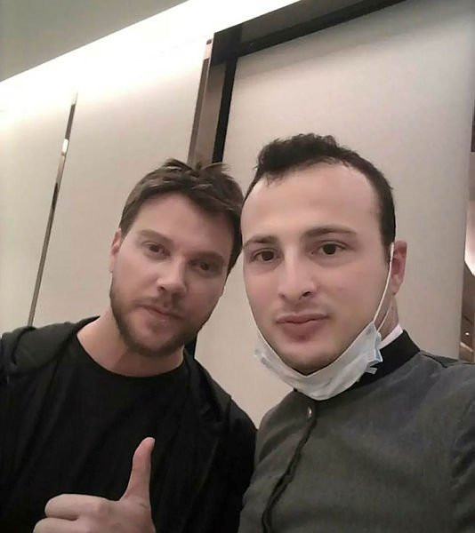 Genç garsonu işe geri aldırmıştı... Sinan Akçıl'dan şikayetçi oldu