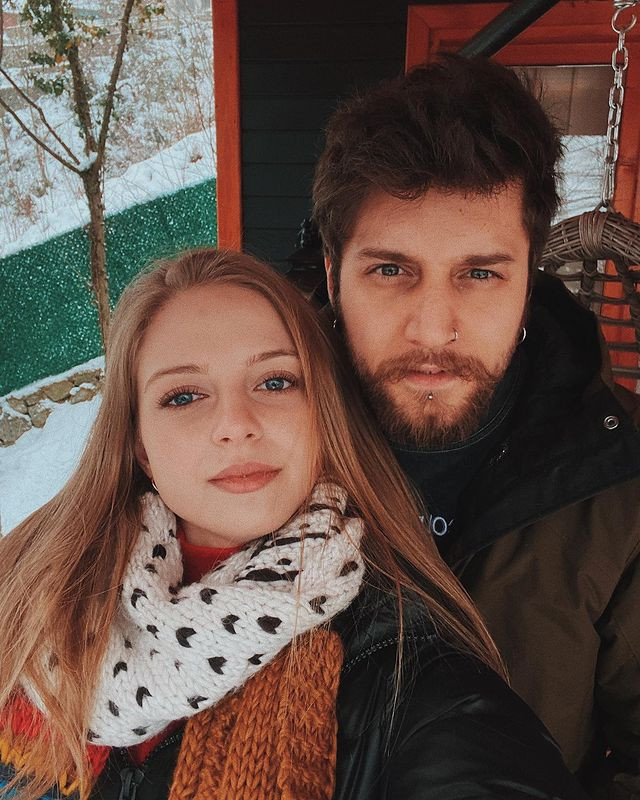 İpek Yazıcı ile Ufuk Beydemir'in aşk tatili! Fotoğraflarını hayranları beğeni yağmuruna tuttu