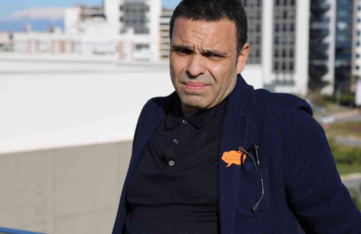 Şovmen Okan Karacan'dan 'Defne Joy Foster'ın FET&Ouml; &ouml;ld&uuml;rd&uuml;' iddiası