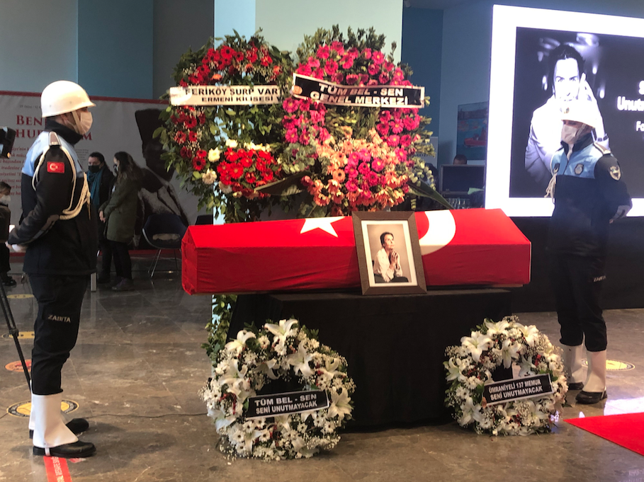 Fatma Girik i&ccedil;in t&ouml;ren d&uuml;zenlendi... Yeşil&ccedil;am'ın usta oyuncusu son yolculuğuna uğurlanıyor