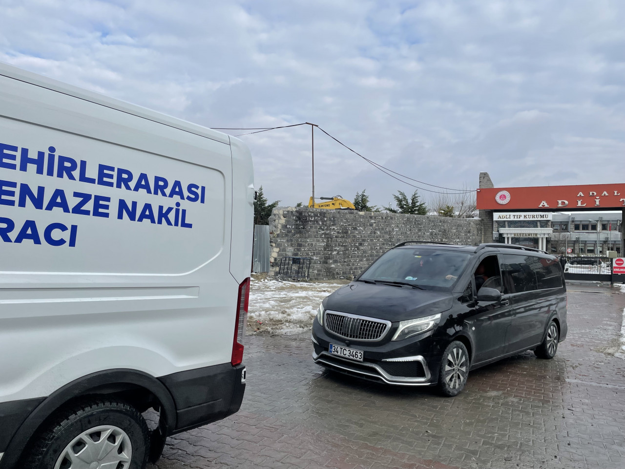 Şafak Mahmutyazıcıoğlu'nun &ouml;l&uuml;m&uuml;n&uuml;n ardından Ece Erken'den ilk paylaşım! Cenaze t&ouml;reni bilgileri belli oldu
