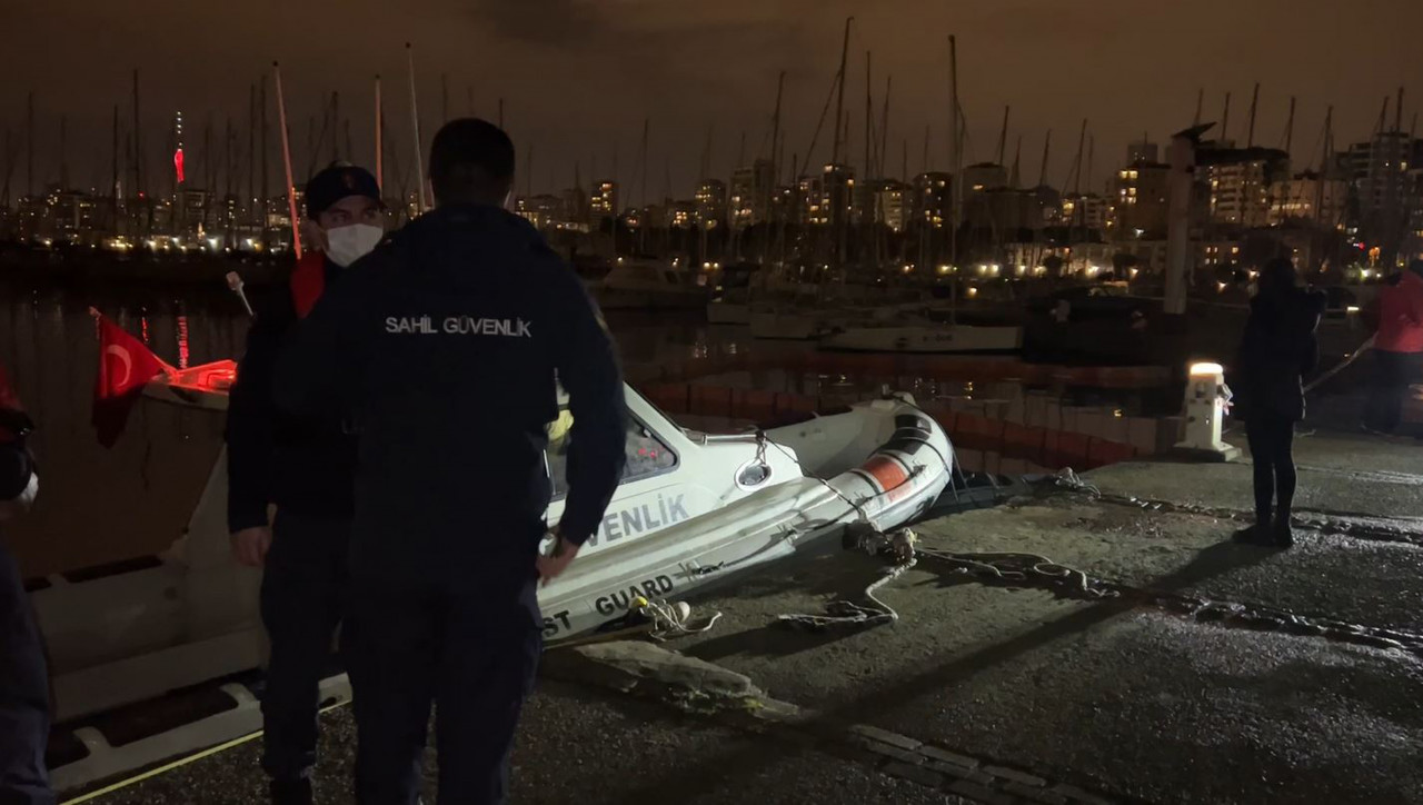 Ünlü model Ece Su Uçkan'ın içinde bulunduğu taksi Kadıköy’de denize uçtu