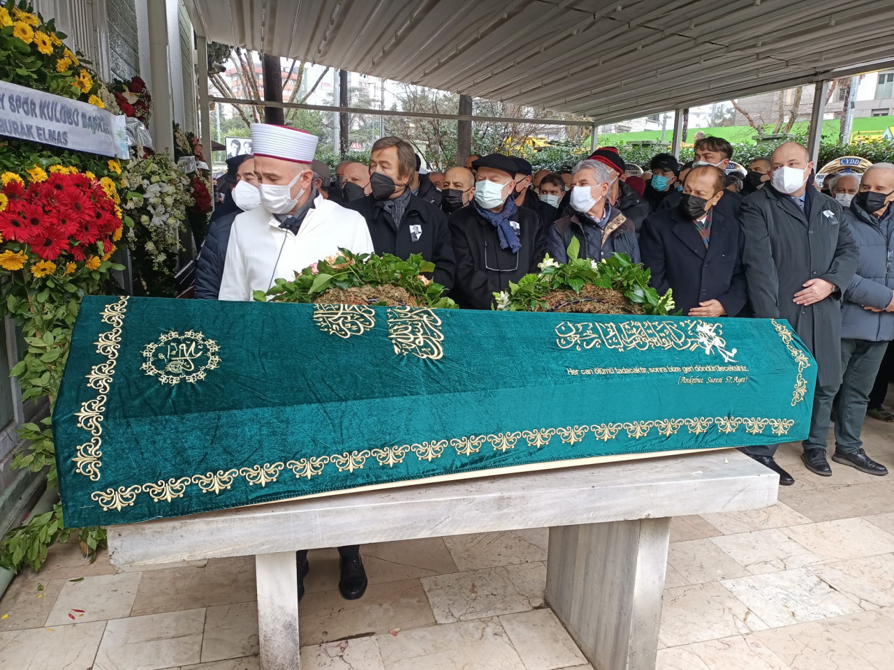 Erol Evgin ağabeyi Arif Hikmet Evgin'i sonsuzluğa uğurladı