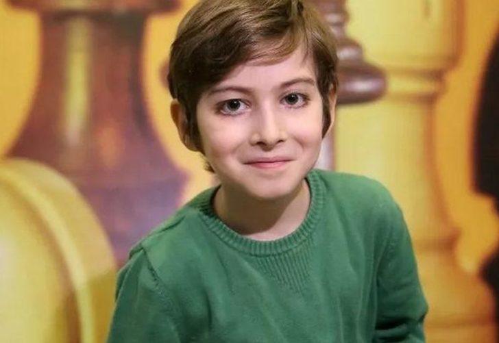 5 ayda 250 kitap okuduğunu söylemişti! Filozof Atakan şimdilerde ne yapıyor?