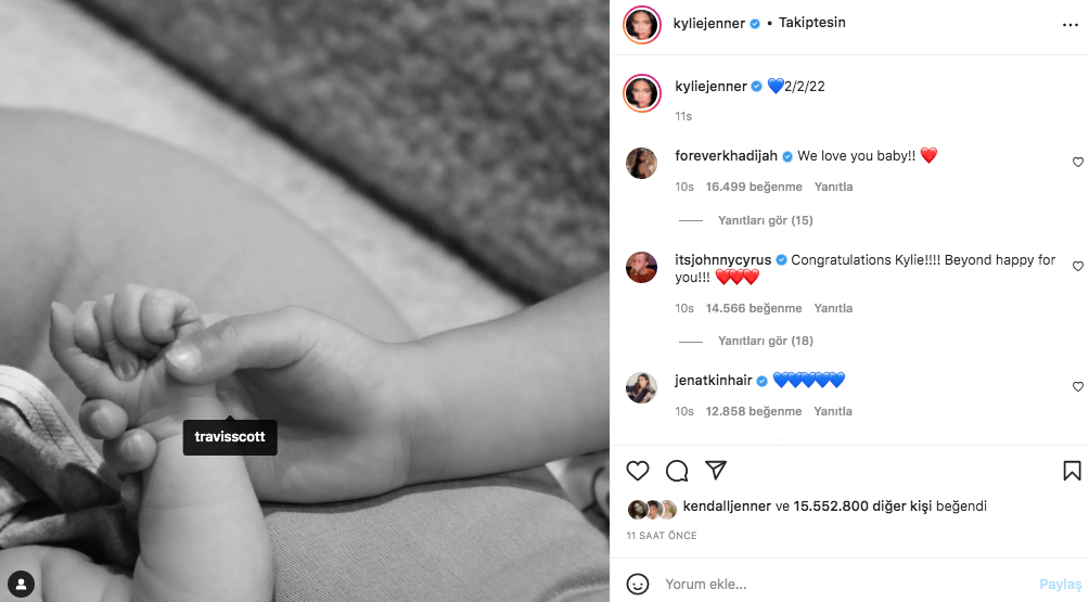 Kylie Jenner ile sevgilisi Travis Scott ikinci çocuklarını kucaklarına aldılar