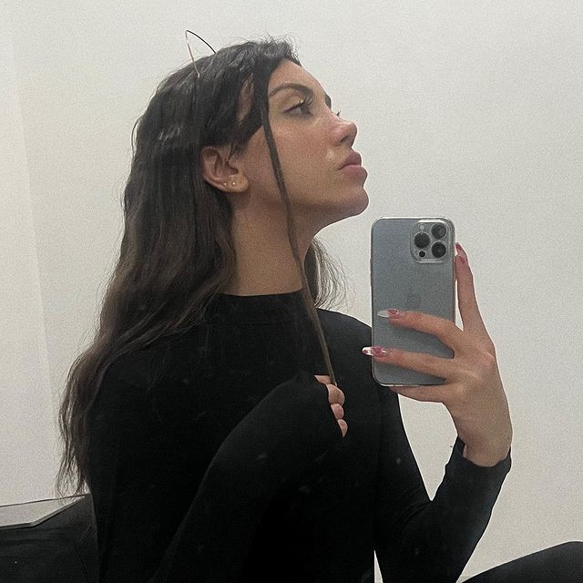 Estetikle bambaşka birine d&ouml;n&uuml;şen Mika Can Raun g&uuml;zelliğiyle b&uuml;y&uuml;ledi! Yeni pozlarını yayınladı