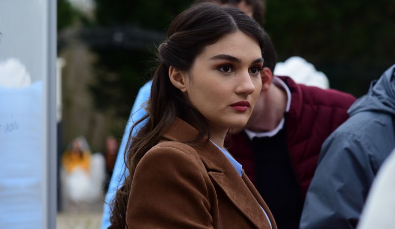 Atv'nin yeni dizisi Adı Sevgi, başrollerin uyumu ile dikkat &ccedil;ekiyor! 1