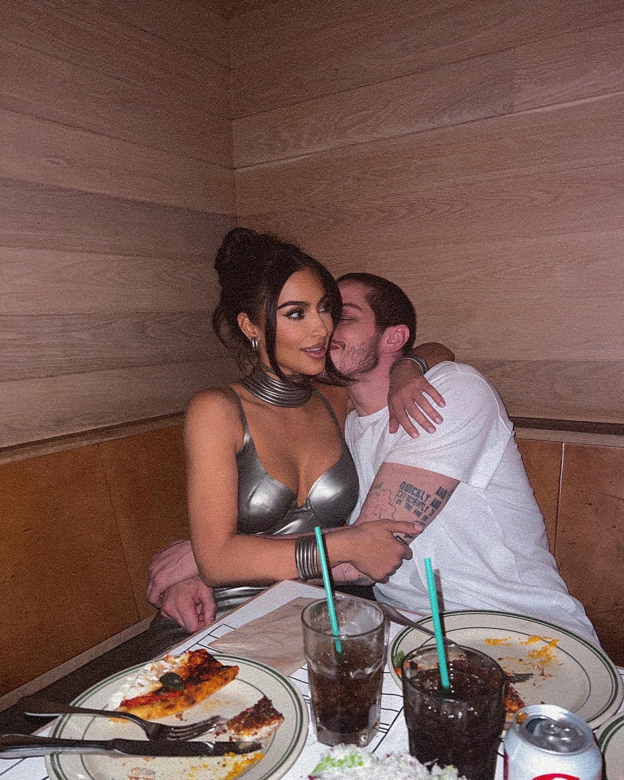Kanye West'ten boşanan Kim Kardashian'dan ilan-ı aşk!