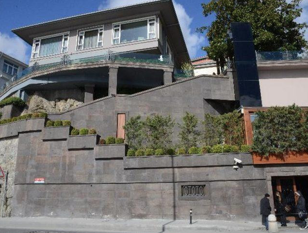 Feryal Gülman, Kemal Gülman'la ayrılmadan önce birlikte yaşadığı yalıyı sattı