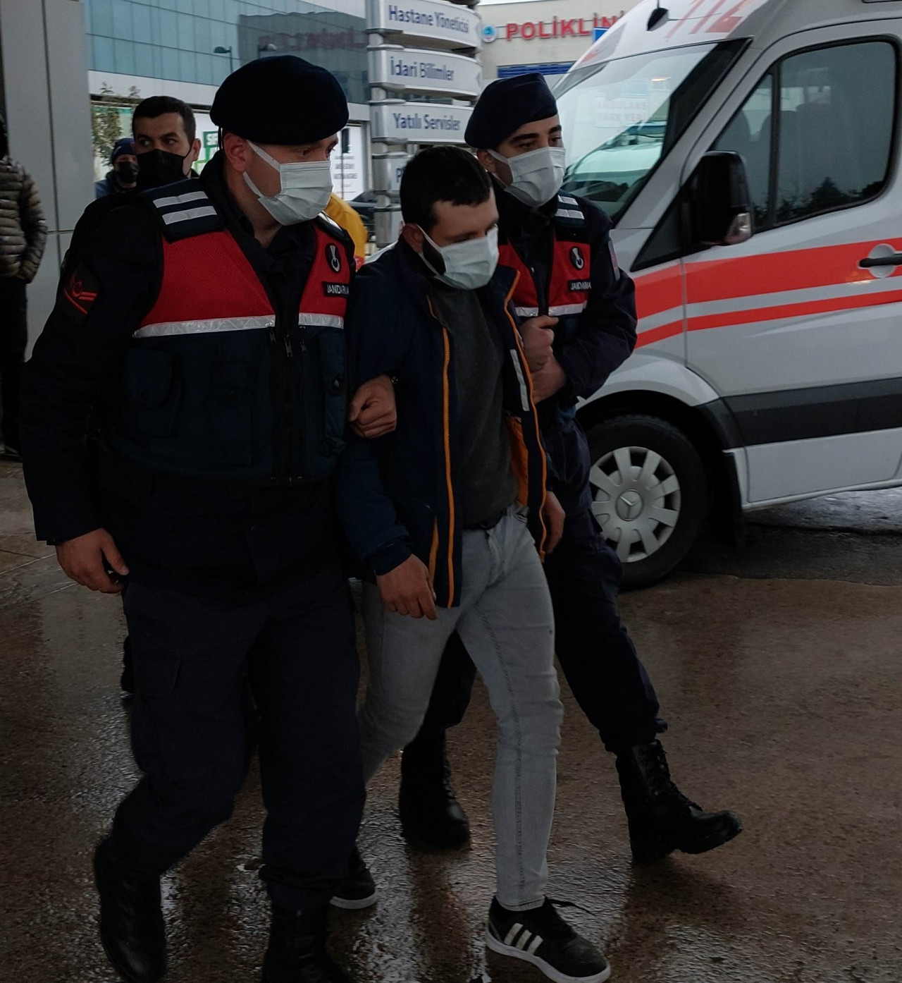 Silahı temizlerken kazara 1,5 yaşındaki oğlunu öldürdü