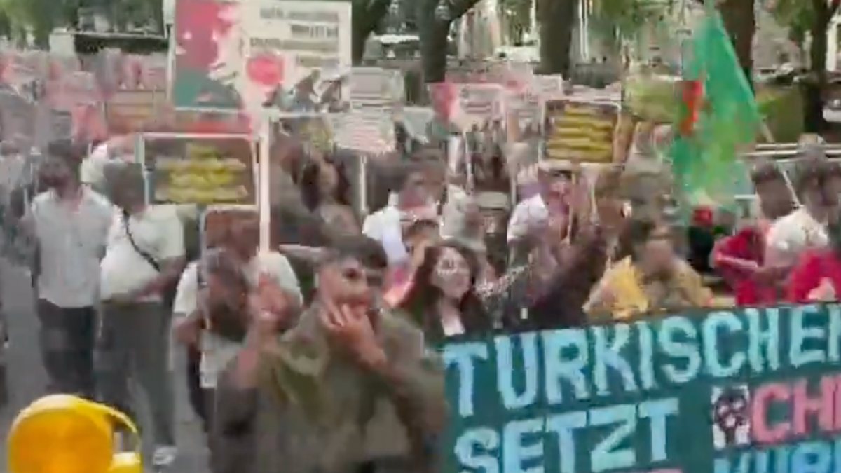 Almanya, terör örgütü PKK'nın propagandasına izin verdi
