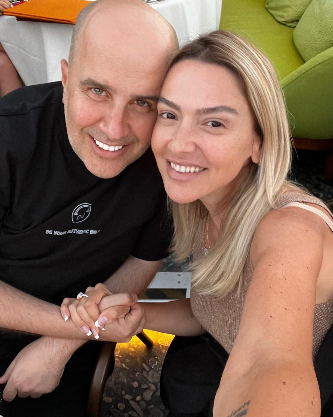 Hadise ile Haluk Şent&uuml;rk'&uuml;n samimi pozu B&uuml;lent Ersoy'u &ccedil;ıldırttı