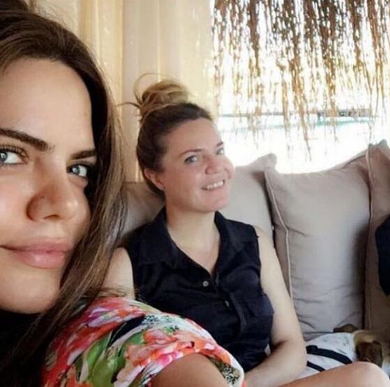 Hilal Altınbilek'in güzelliğini annesinden aldığı net! 3