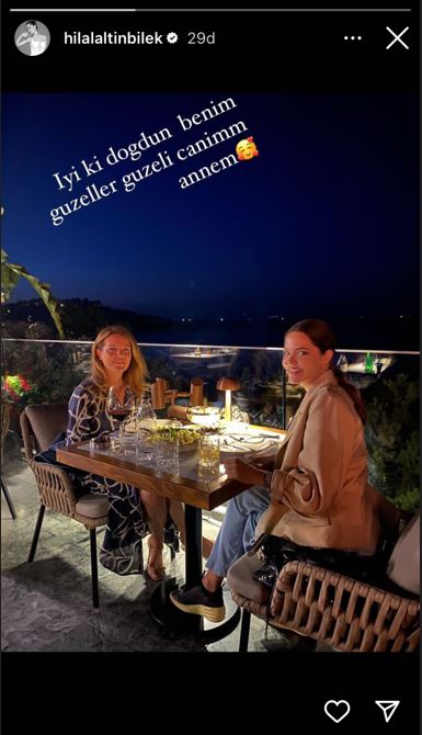 Hilal Altınbilek'in güzelliğini annesinden aldığı net! 1