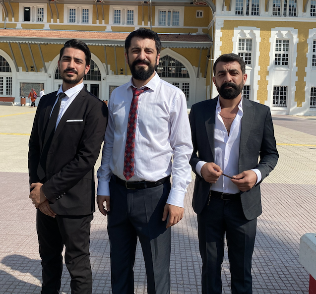 Polisler izinsiz miting yapılıyor zannetti... Film seti bir anda karıştı
