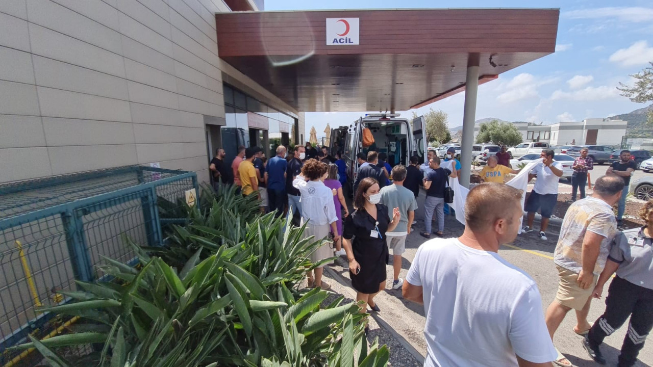 Bodrum'da trafik kazası geçiren İbrahim Tatlıses hastaneye kaldırıldı