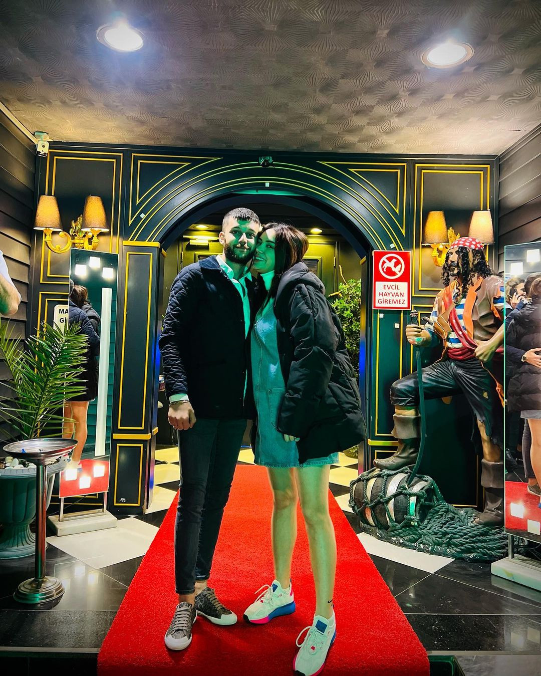Yeni doğum yapan TikTok fenomeni Ece Ronay fazla kilolarından kurtuldu