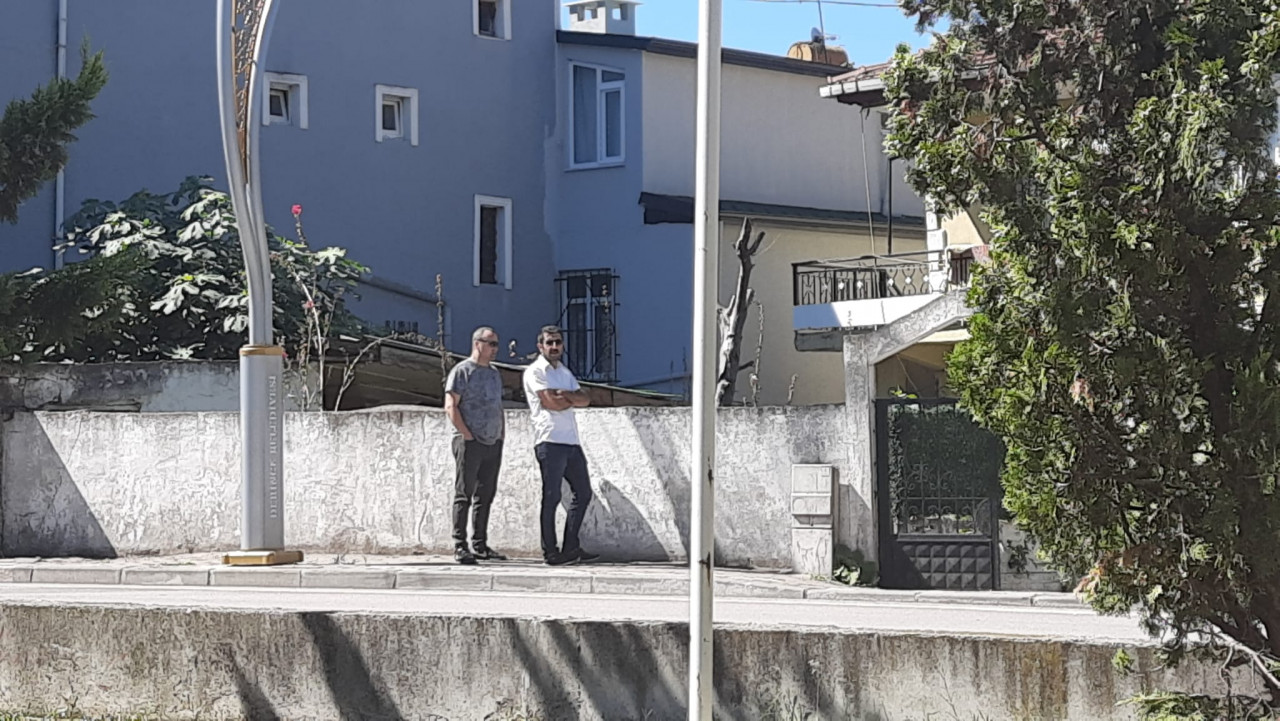 Oyuncu Ali Sürmeli'nin annesi canına kıydı! Kendisini ağaca asarak intihar etti