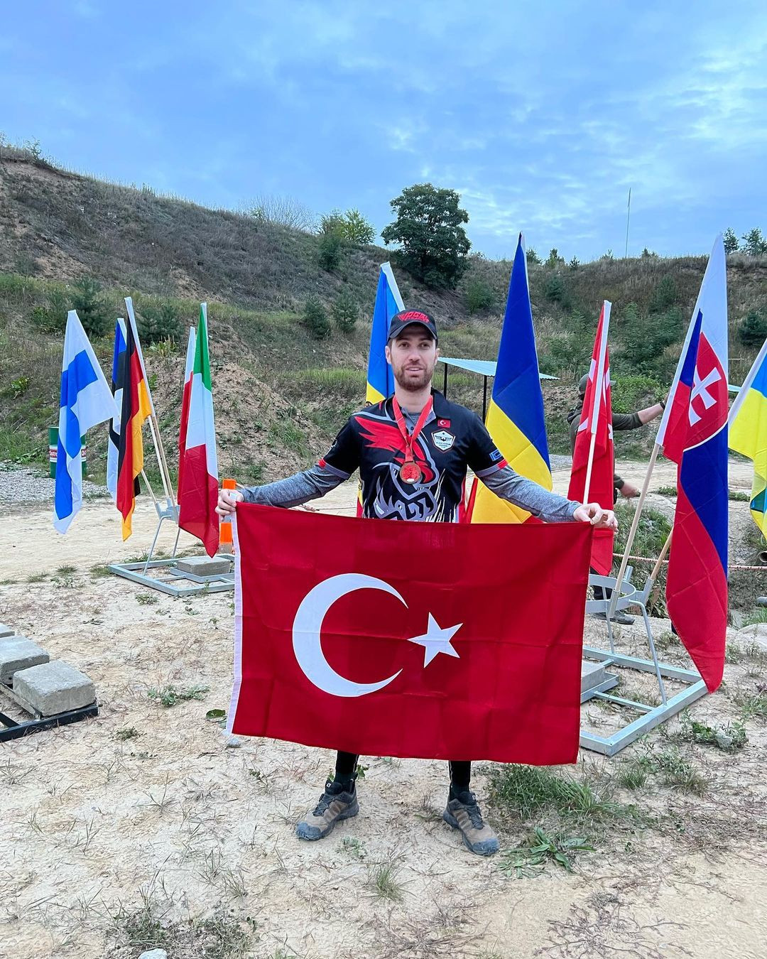 Seda Sayan'ın oğlu Oğulcan Engin Polonya'da şampiyon oldu! T&uuml;rkiye'ye madalya getirdi