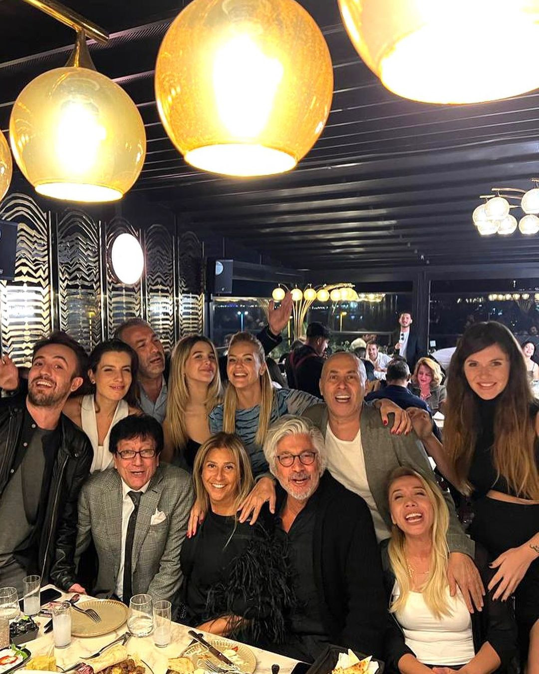 Emine Ün yeni sevgilisi Ayk Karakulakyan'ı kızı Duru Kınay ile tanıştırdı