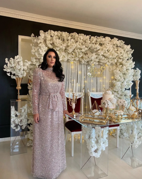 Ferdi Tayfur ve Necla Nazır’ın kızları Tuğçe Tayfur nişan attı