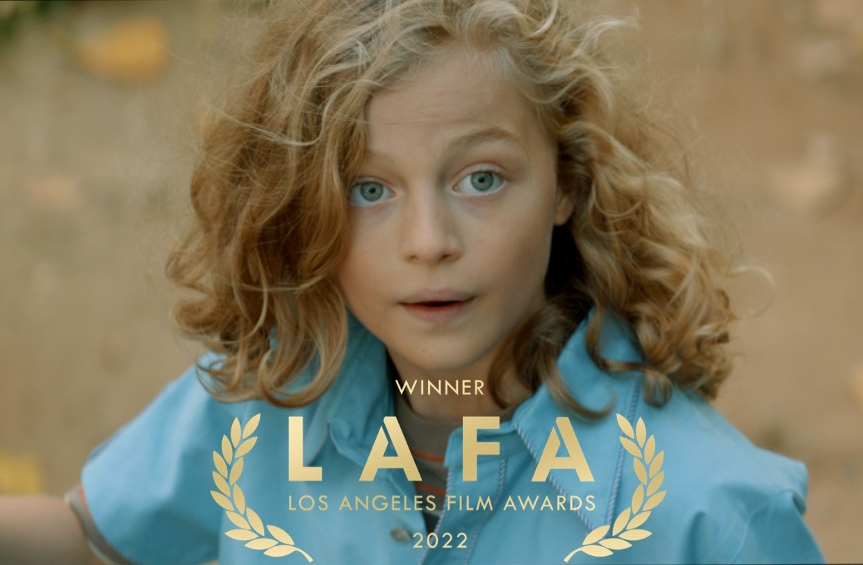 Bir Dilek Tut, Los Angeles Film Awards’tan aynı zamanda 'En İyi Görüntü Yönetmeni' (Joan Bordera) ve 'En İyi Film Müzikleri' ( Mustafa Yazıcıoğlu ) ödülleri ile geri döndü.