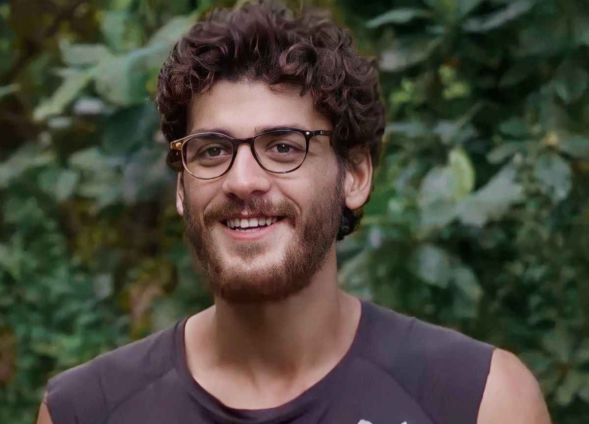 Mehmet Ali Erbil'in kızı Yasmin Erbil, Survivor yarışmacısıyla aşk yaşıyor