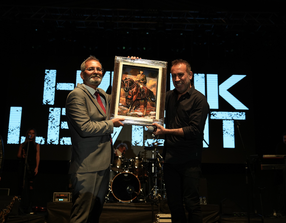 Haluk Levent bu kez de Tarsus'un il olması için beste yaptı