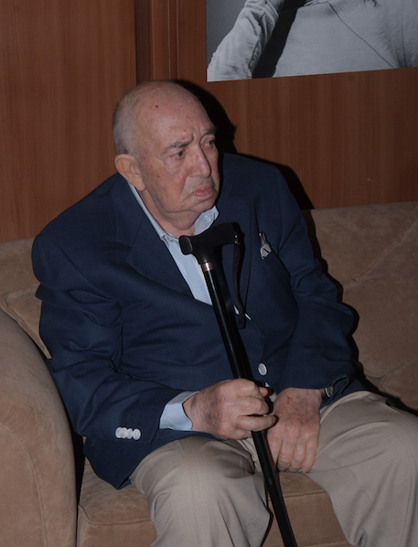 T&uuml;rker İnanoğlu'ndan k&ouml;t&uuml; haber! Hastaneye kaldırıldı