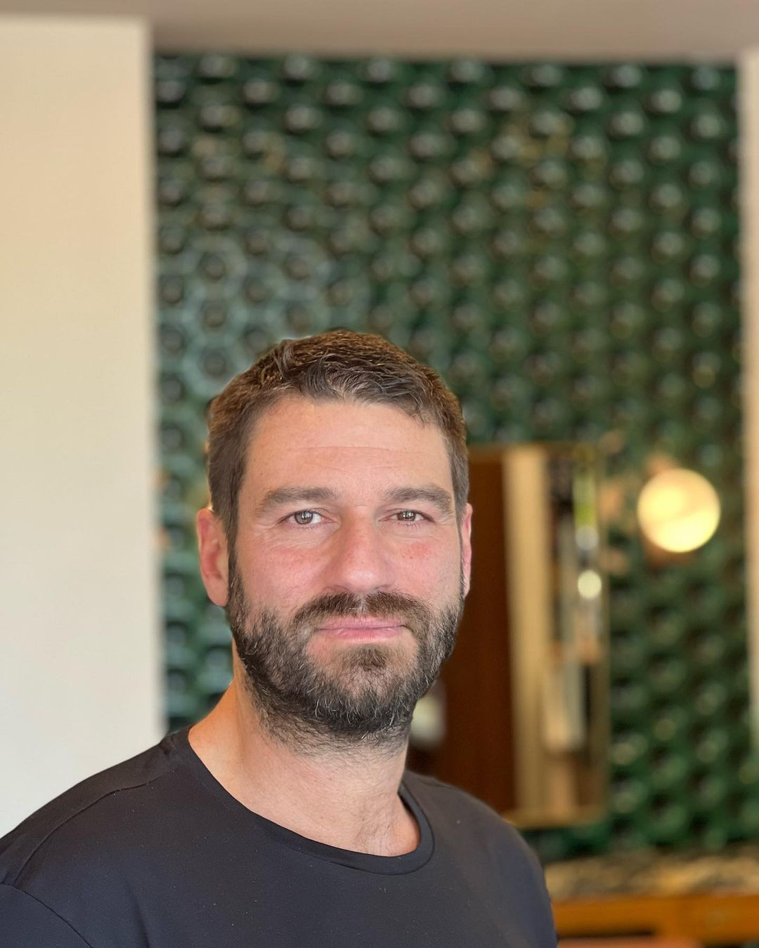 yağız izg&uuml;l