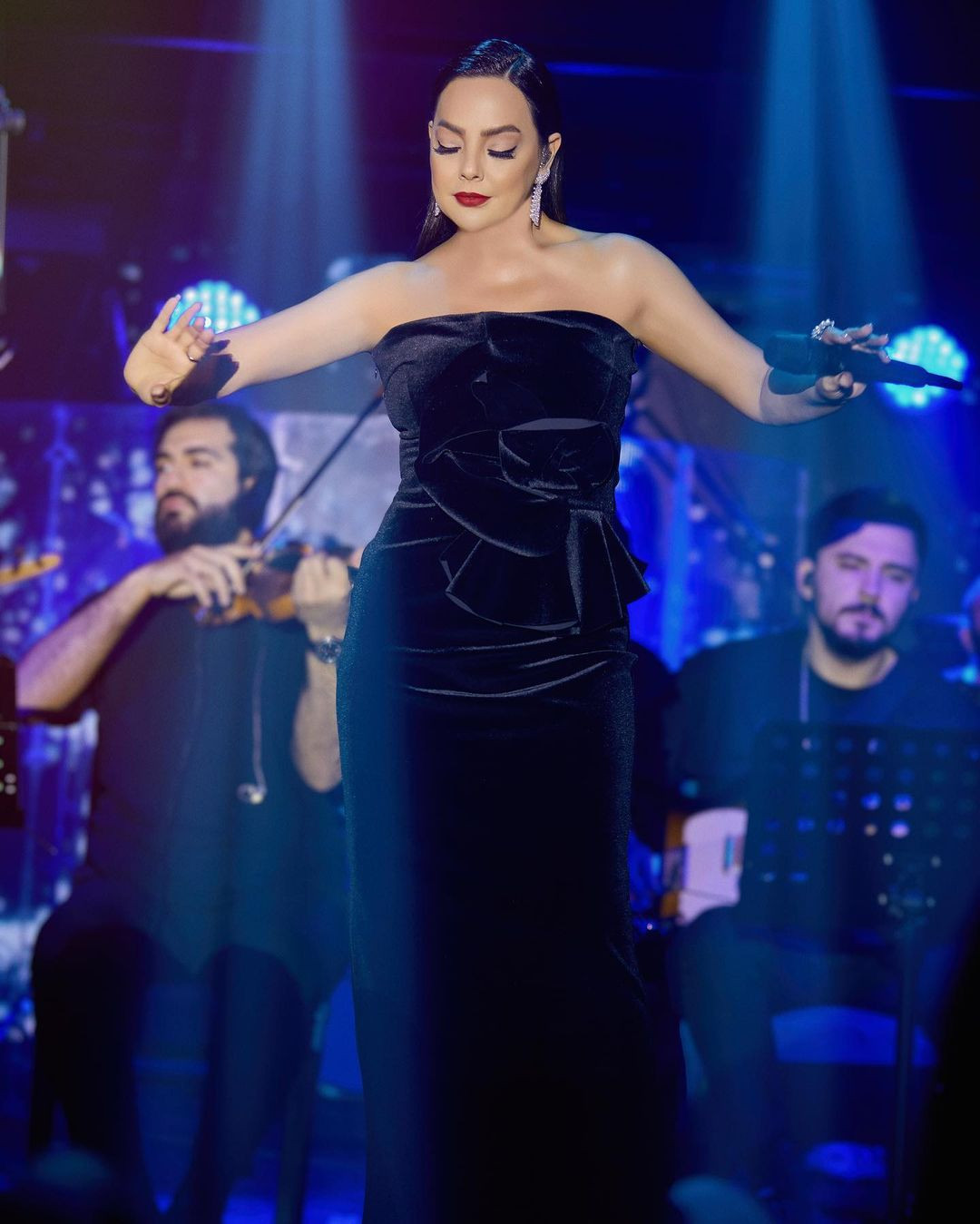 Filtreyi abartan Ebru Gündeş dalga konusu oldu