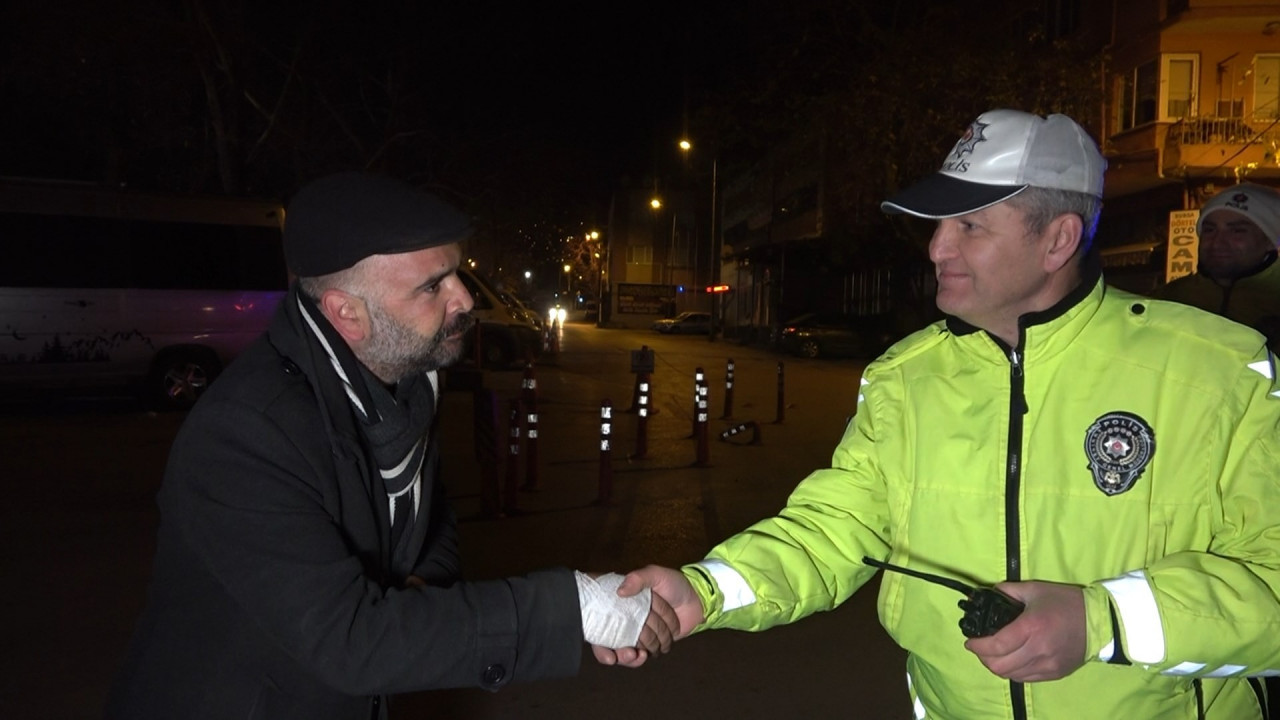 Ön profilden Şafak Sezer, yan profilden Azer Bülbül