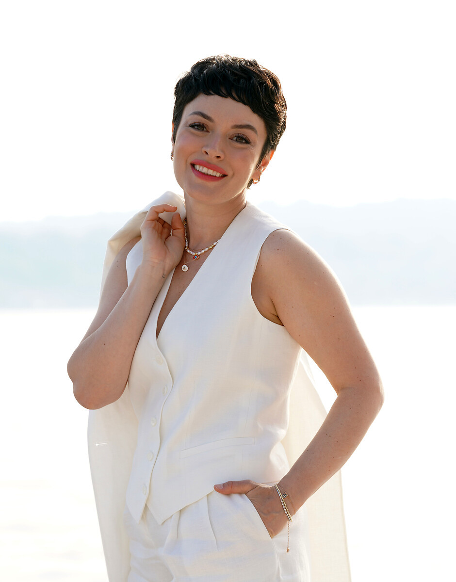 ezgi mola