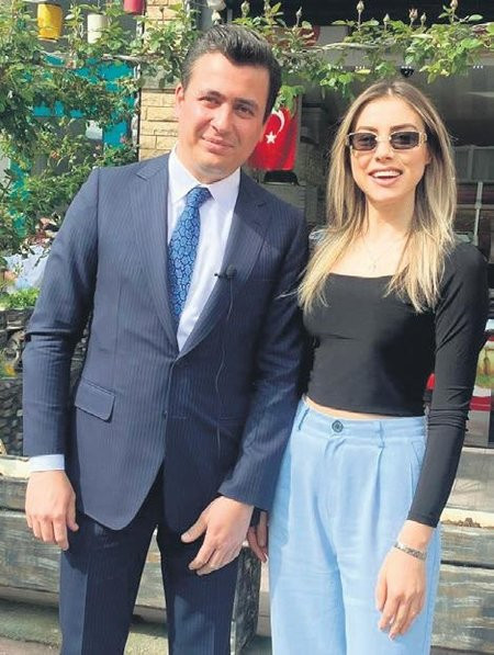 Reyhan Yavuz'un İşten &ccedil;ıkarılmasına sebep olan fotoğraf